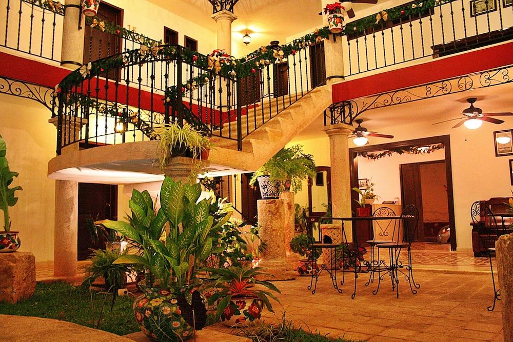 La Aurora Hotel Colonial Valladolid  Exteriör bild