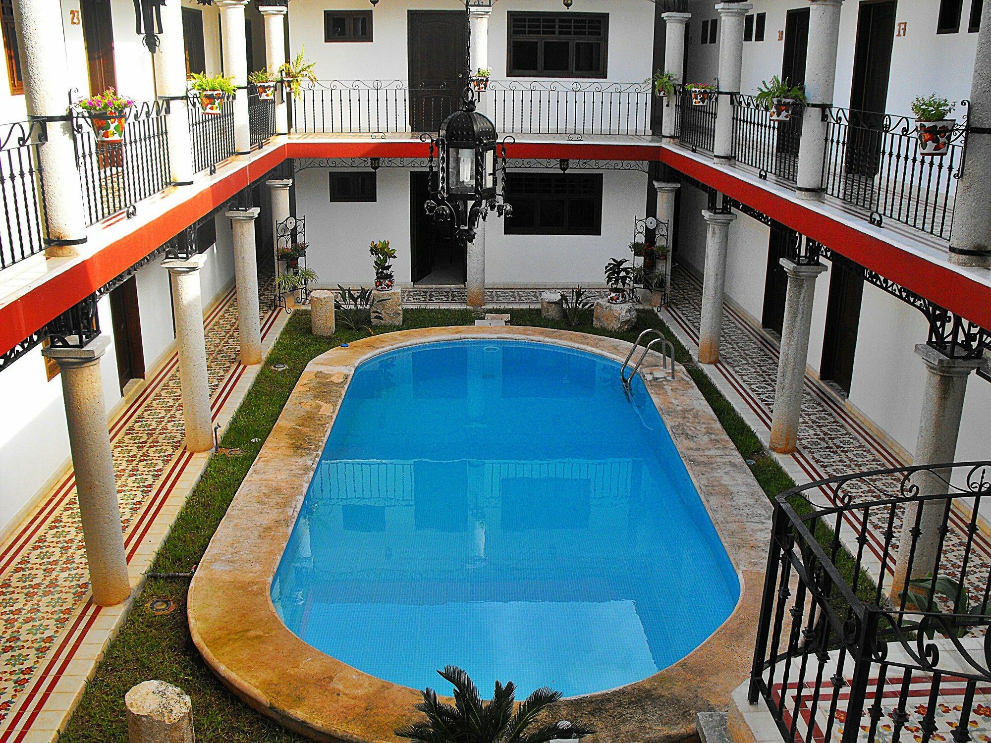 La Aurora Hotel Colonial Valladolid  Exteriör bild